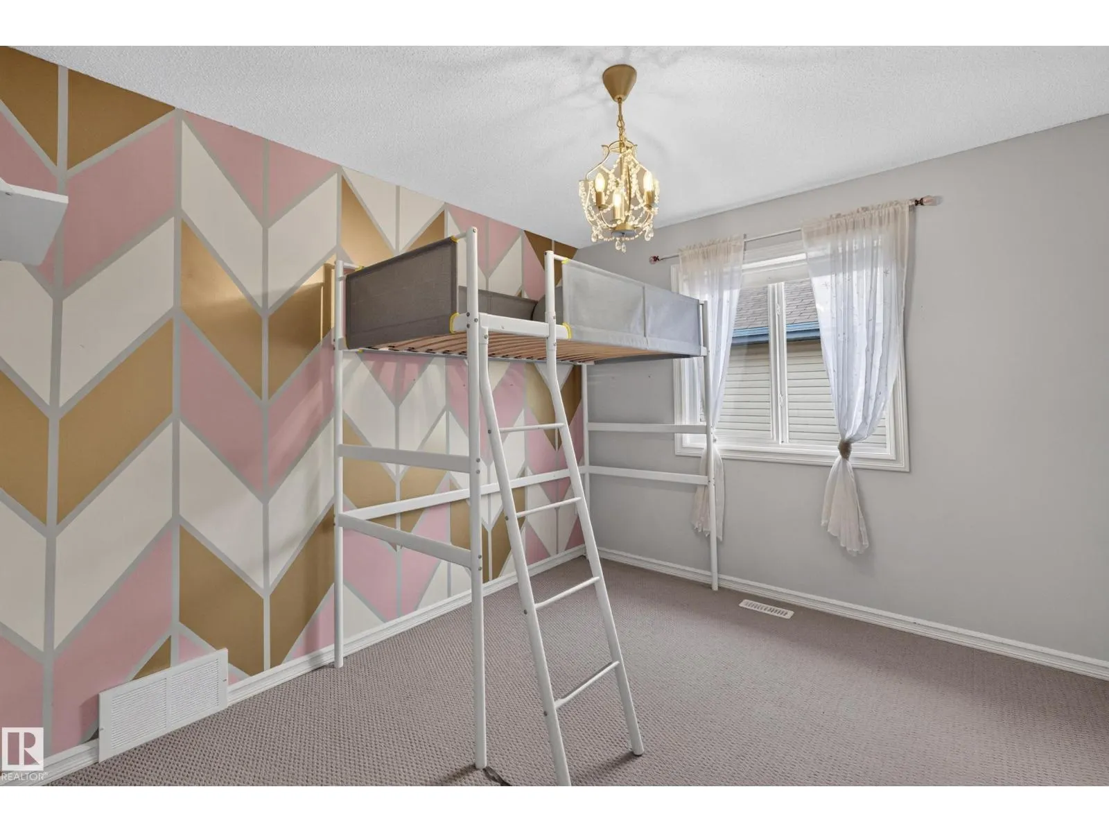7 BREMNER CR