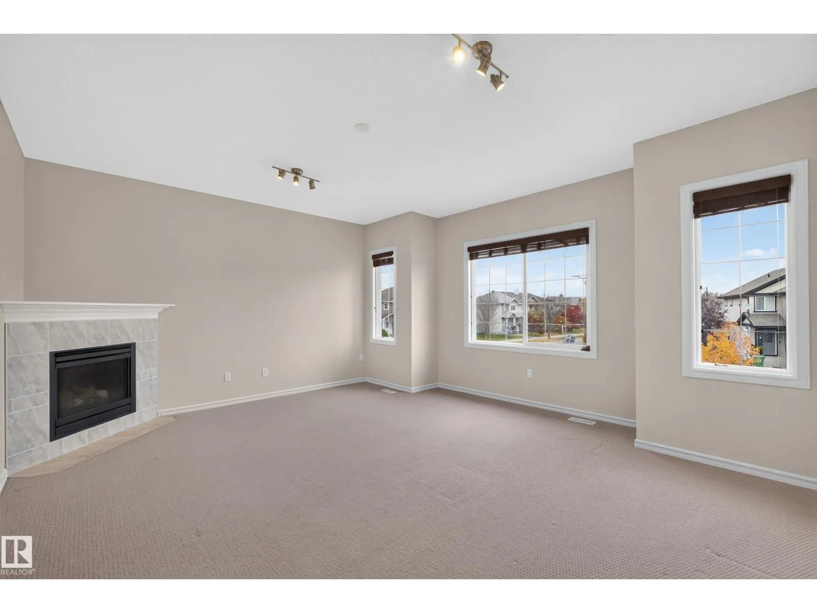 7 BREMNER CR