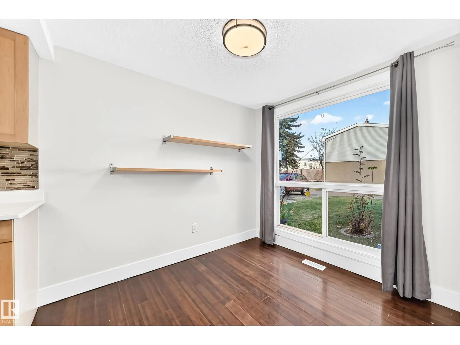 246 Grandin VG
