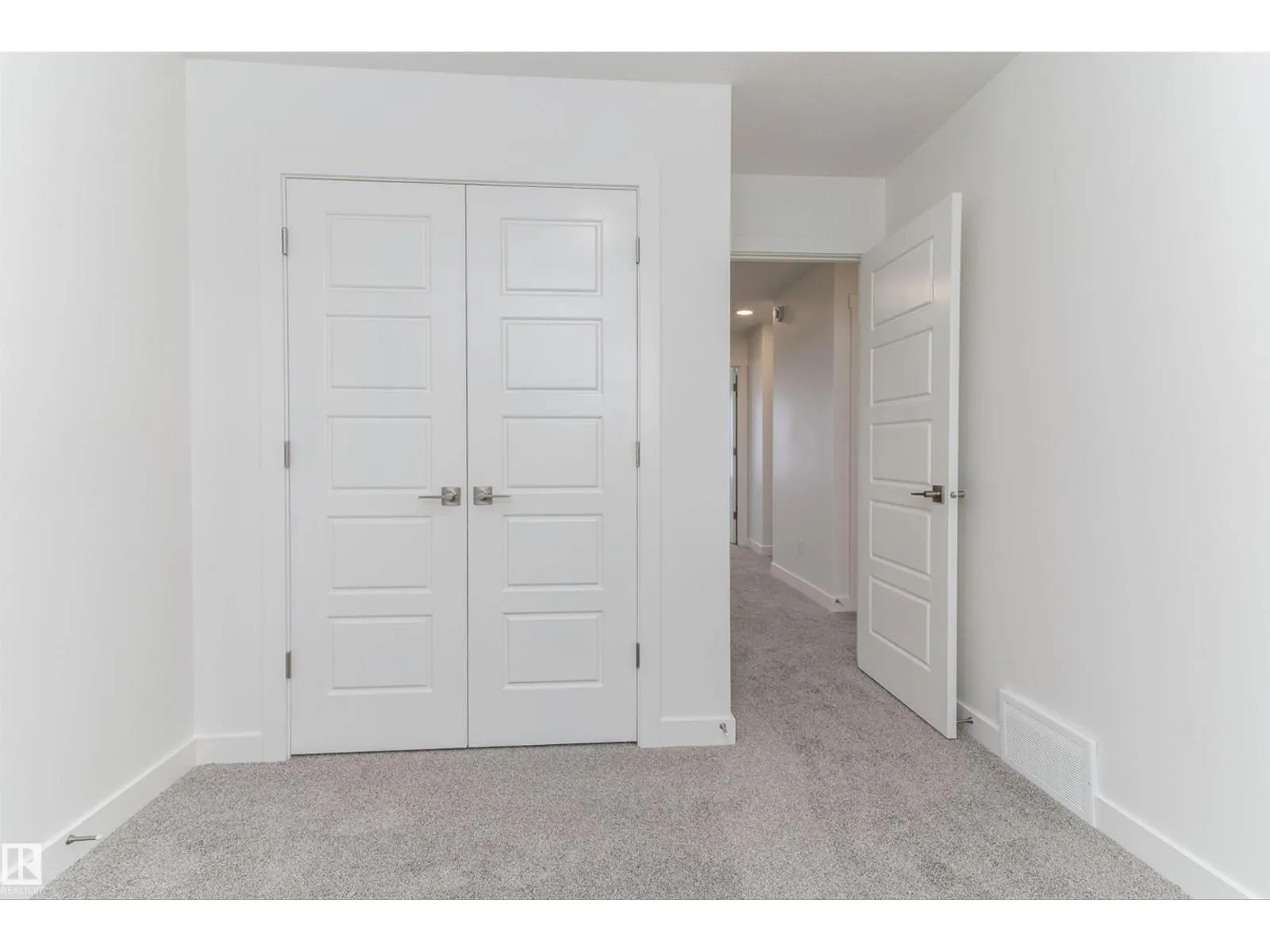 1250 MCLEOD AV