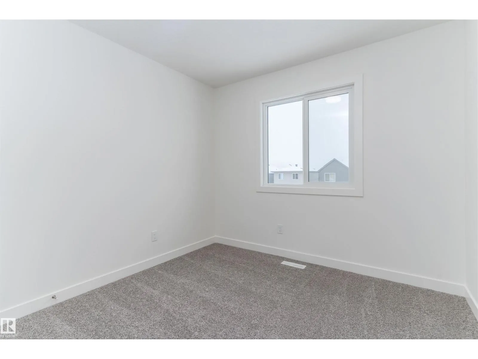 1250 MCLEOD AV