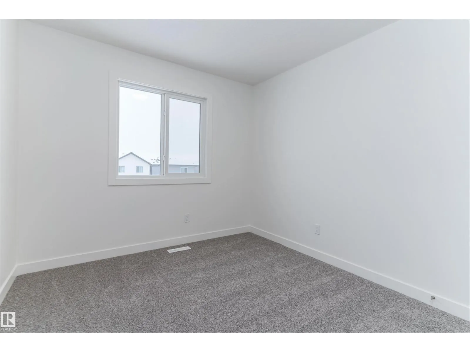 1250 MCLEOD AV