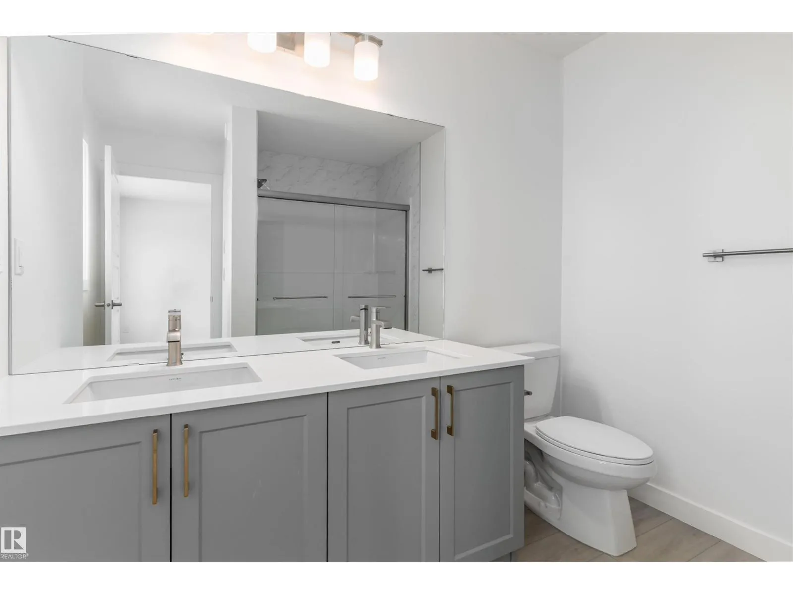 1250 MCLEOD AV