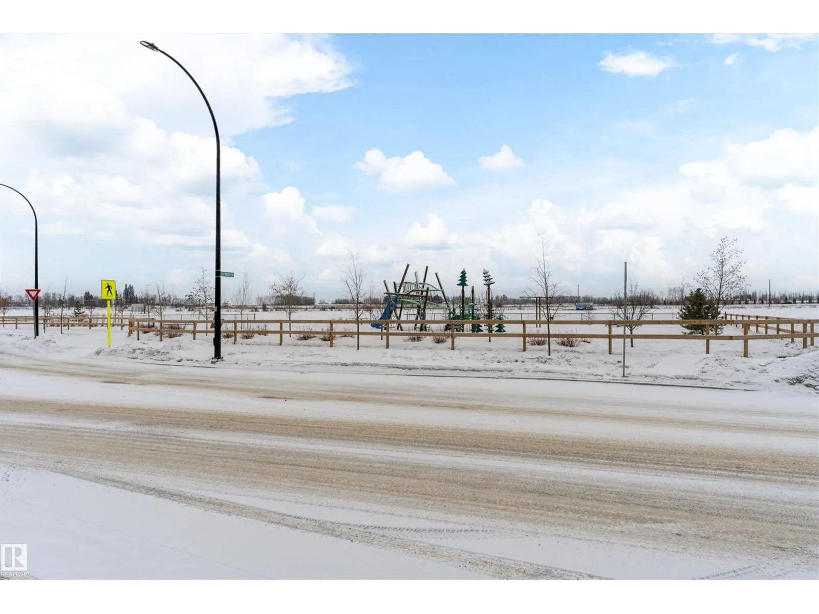 1250 MCLEOD AV
