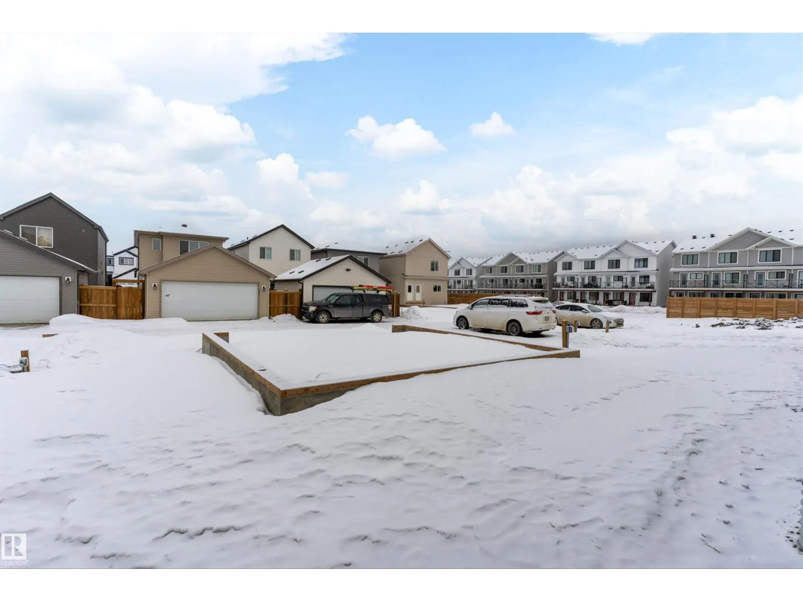 1250 MCLEOD AV