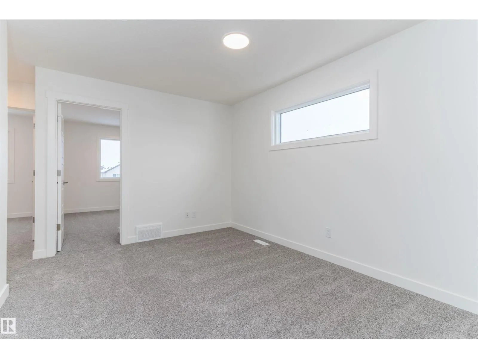 1250 MCLEOD AV