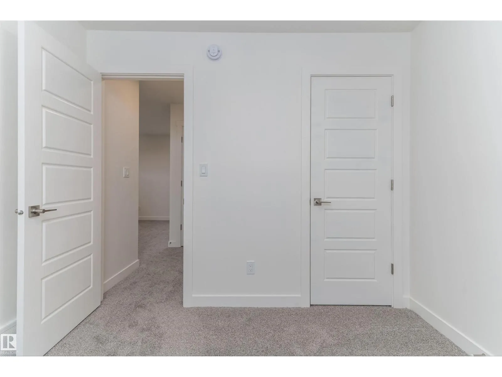 1250 MCLEOD AV
