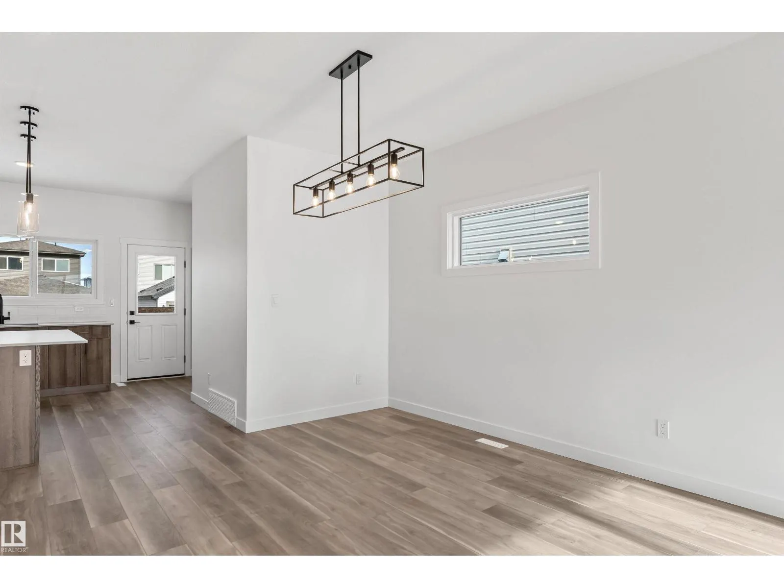 1216 MCLEOD AV