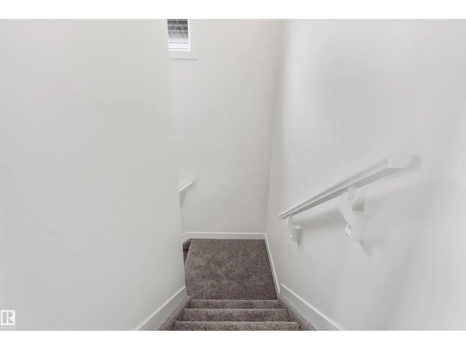 1216 MCLEOD AV