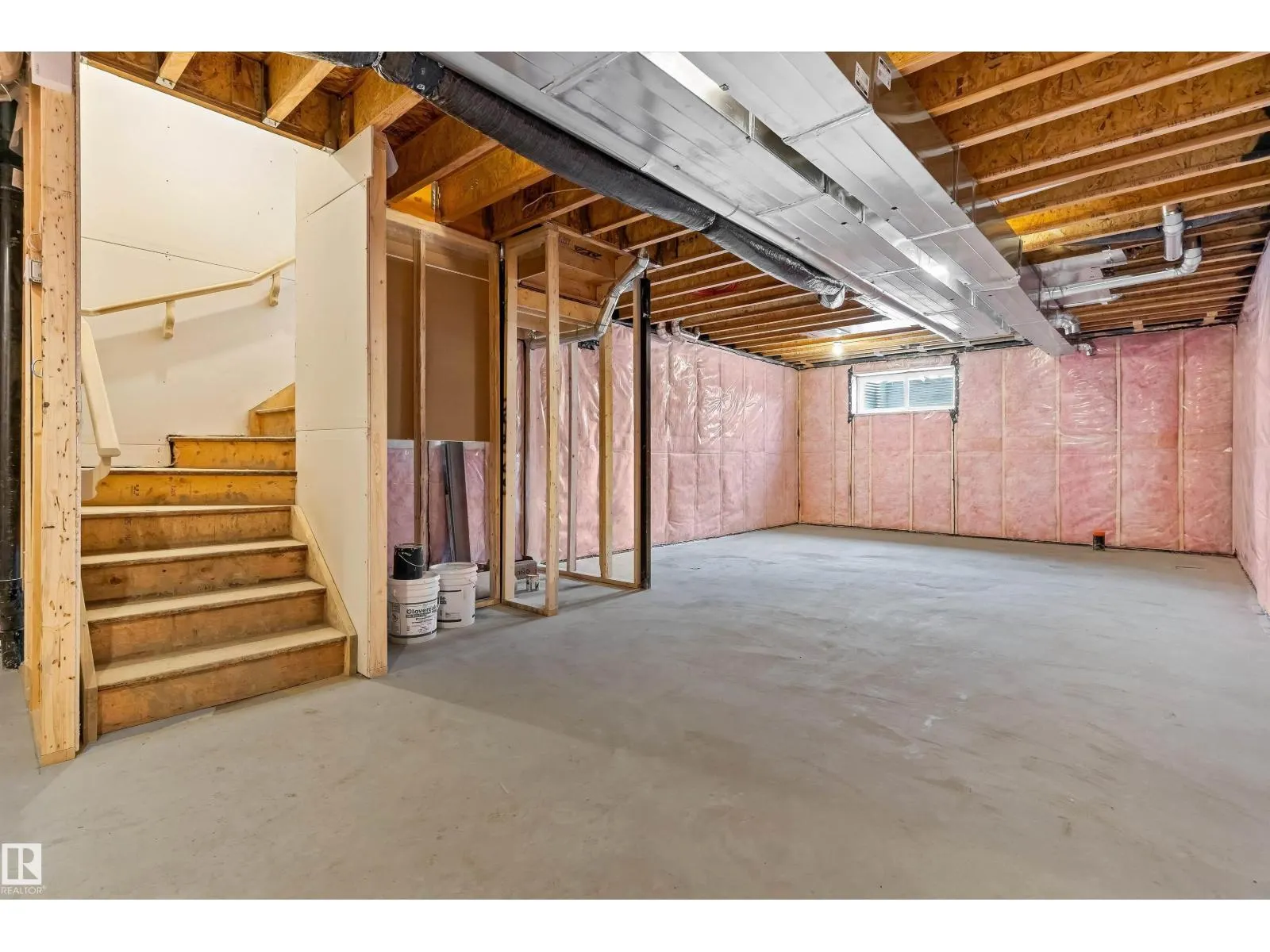 1216 MCLEOD AV