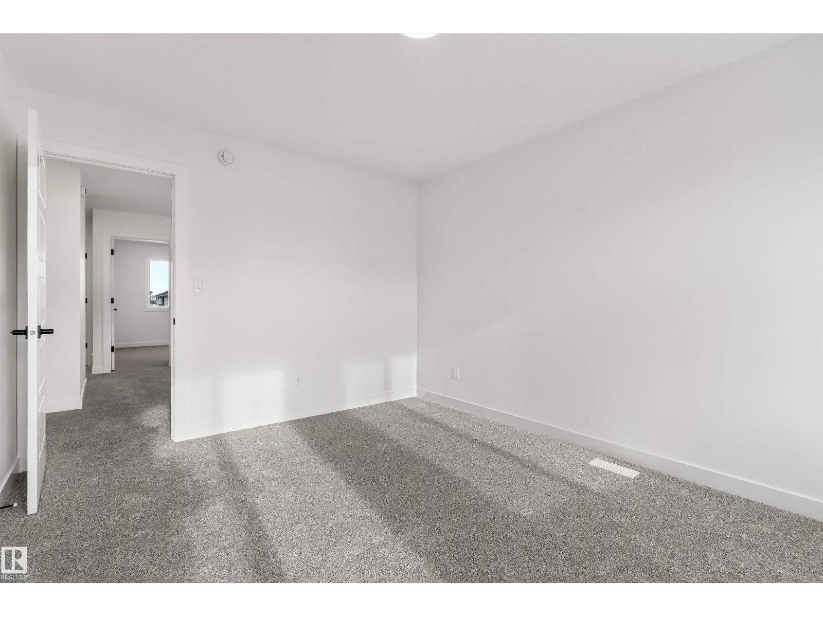 1216 MCLEOD AV