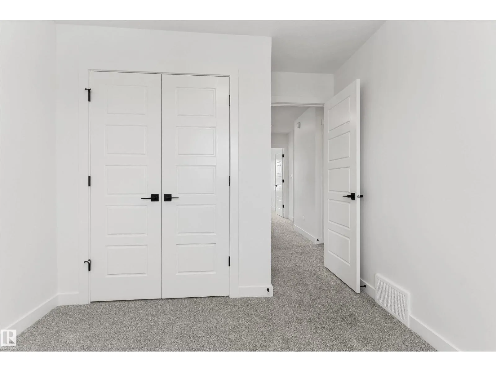 1216 MCLEOD AV