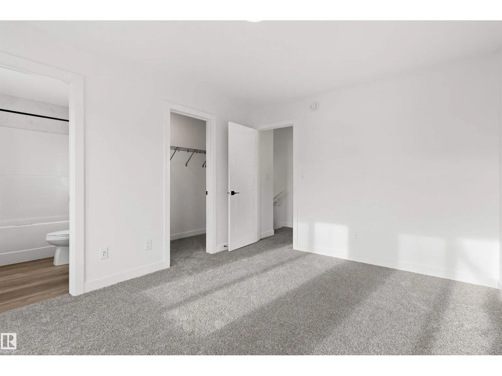 1216 MCLEOD AV