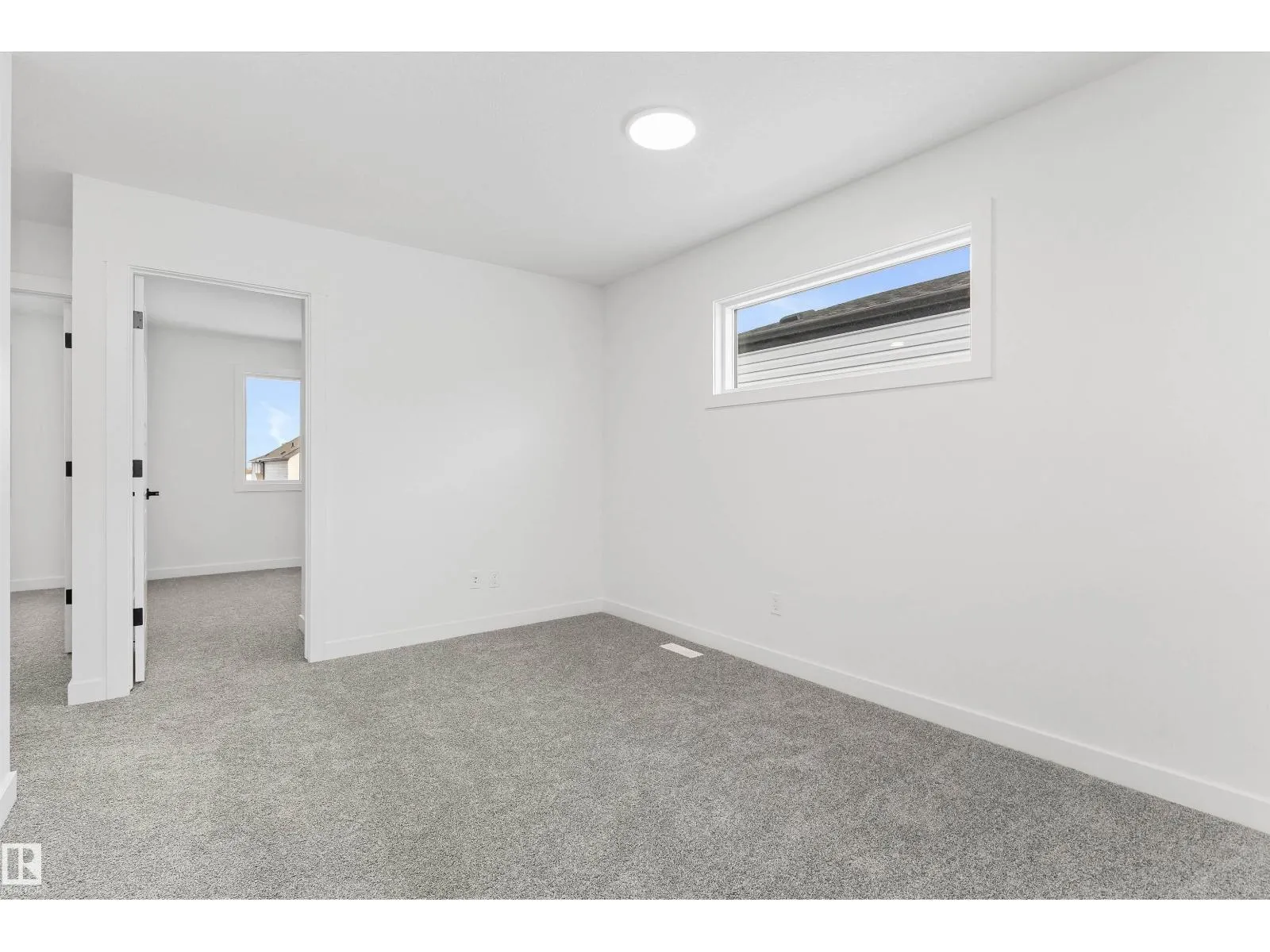 1216 MCLEOD AV