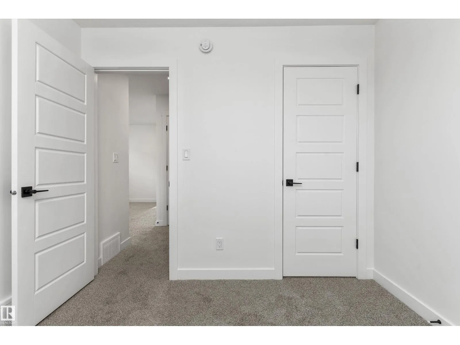 1216 MCLEOD AV