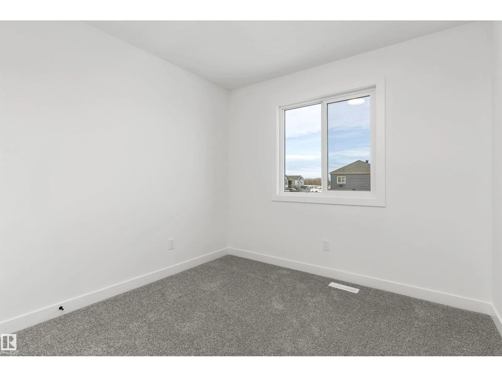 1216 MCLEOD AV