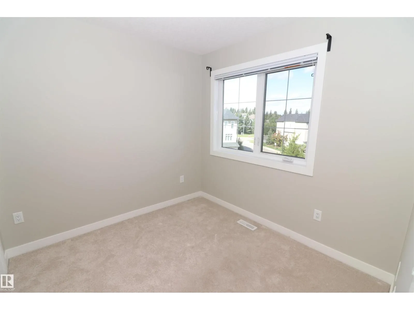 #77 600 BELLEROSE DR