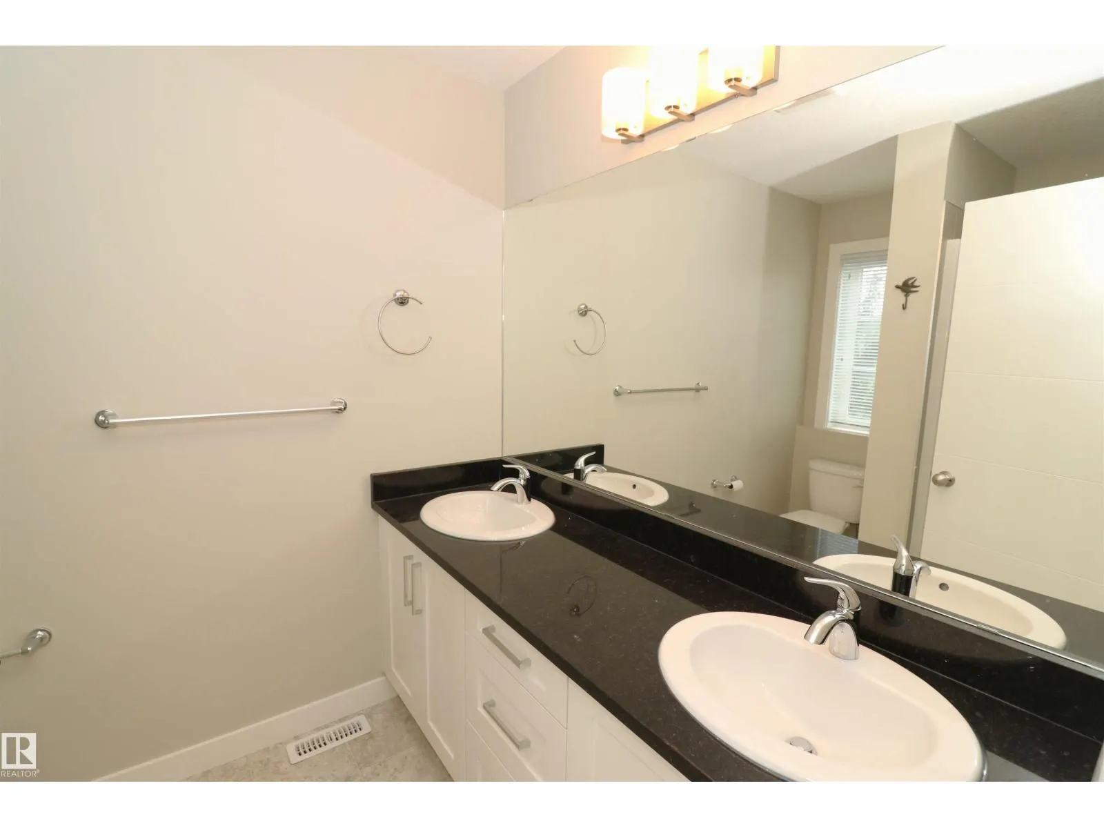 #77 600 BELLEROSE DR