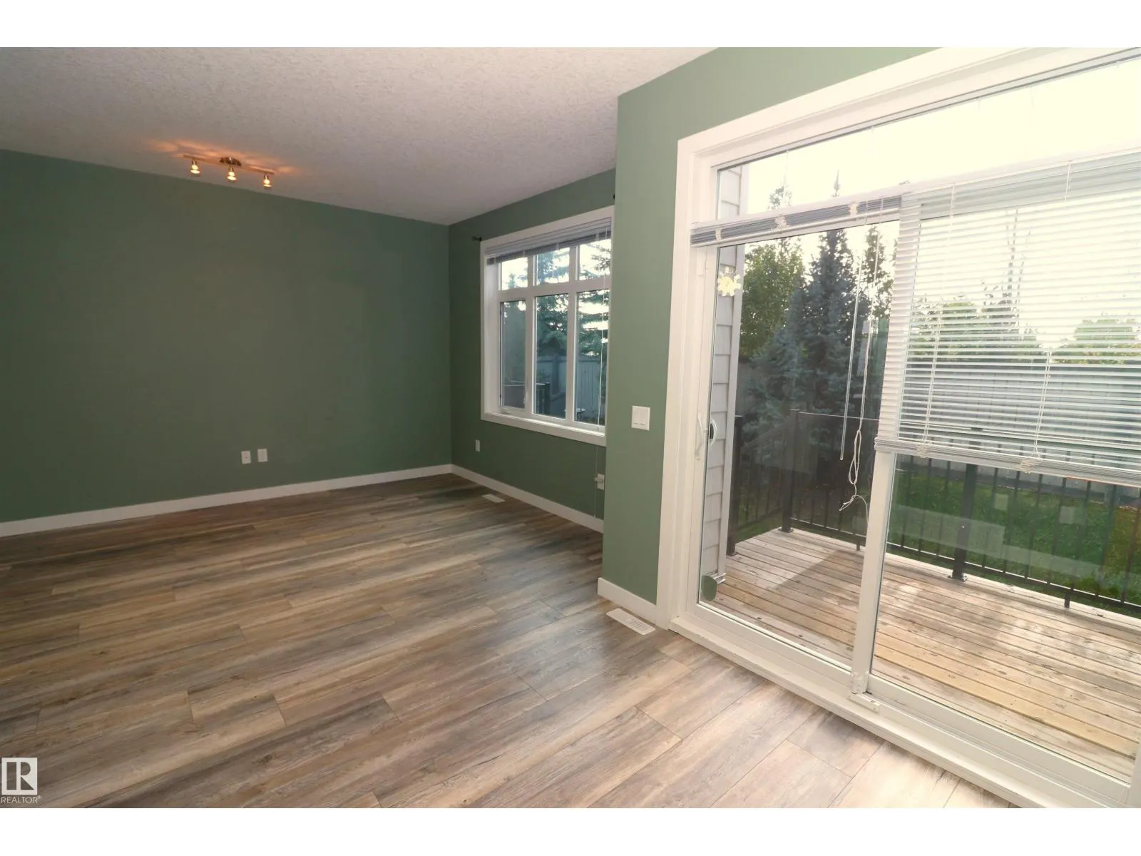 #77 600 BELLEROSE DR
