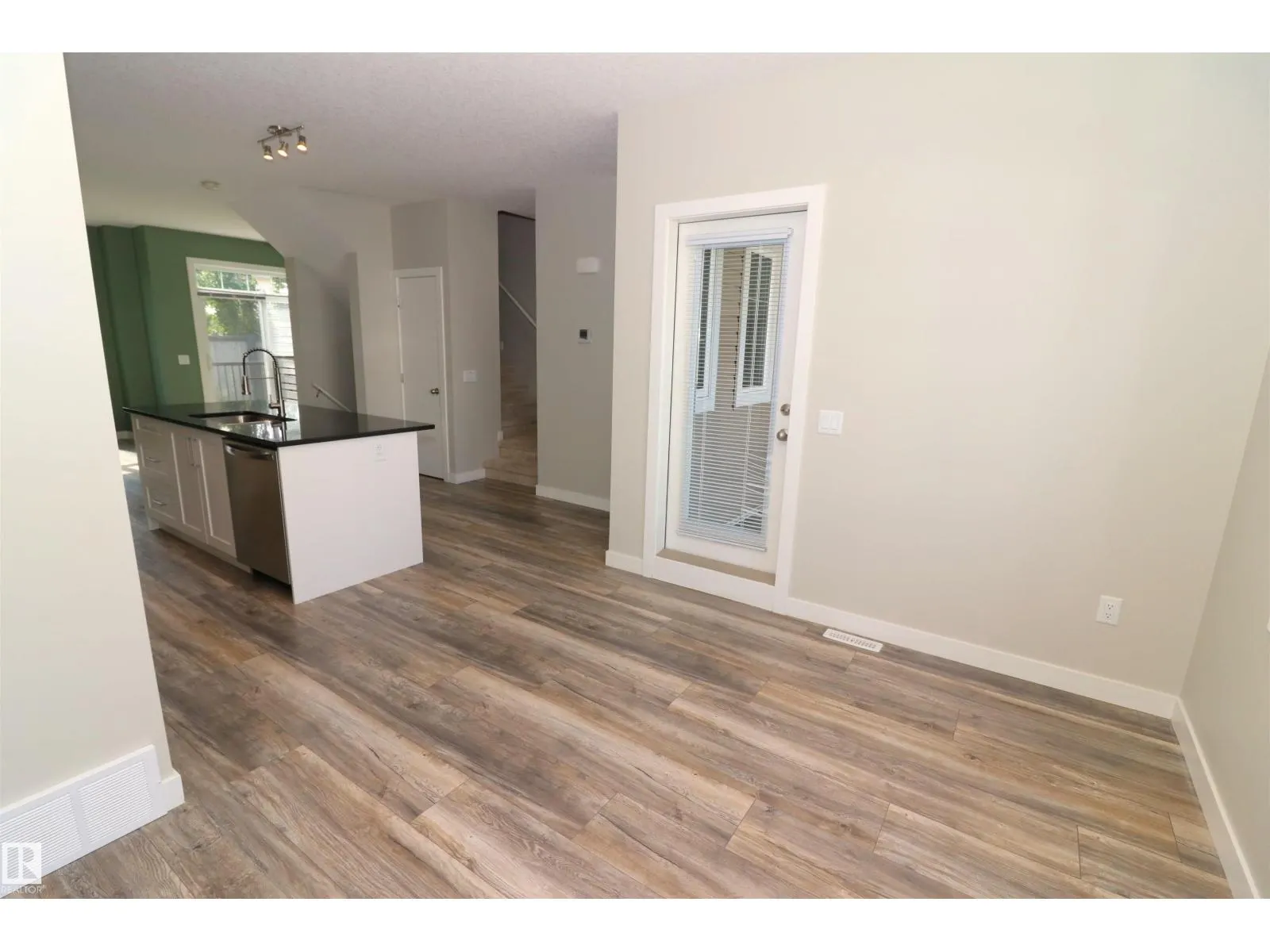 #77 600 BELLEROSE DR