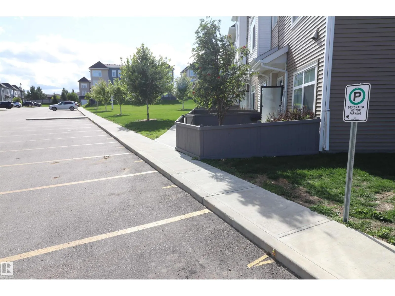 #77 600 BELLEROSE DR