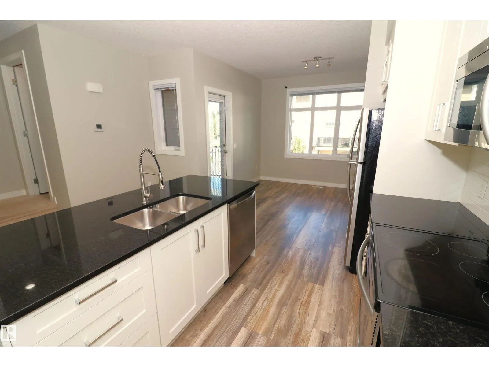#77 600 BELLEROSE DR