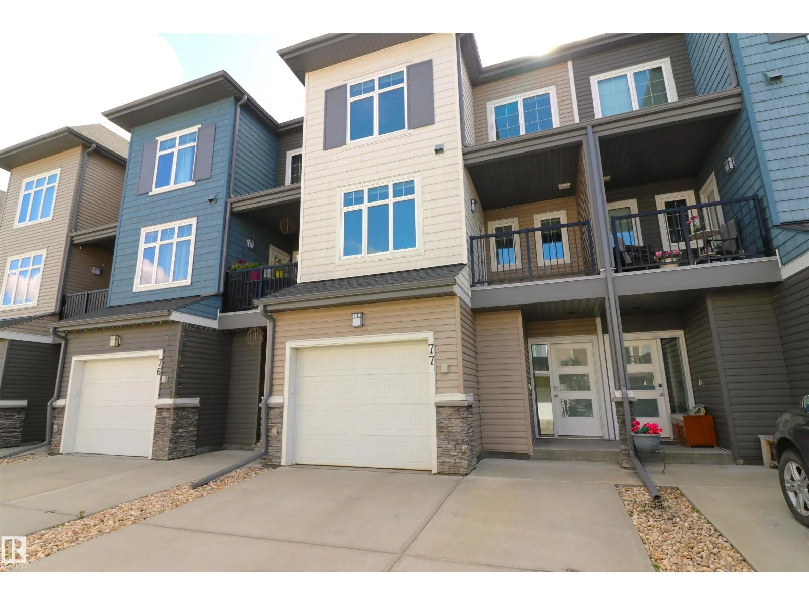 #77 600 BELLEROSE DR