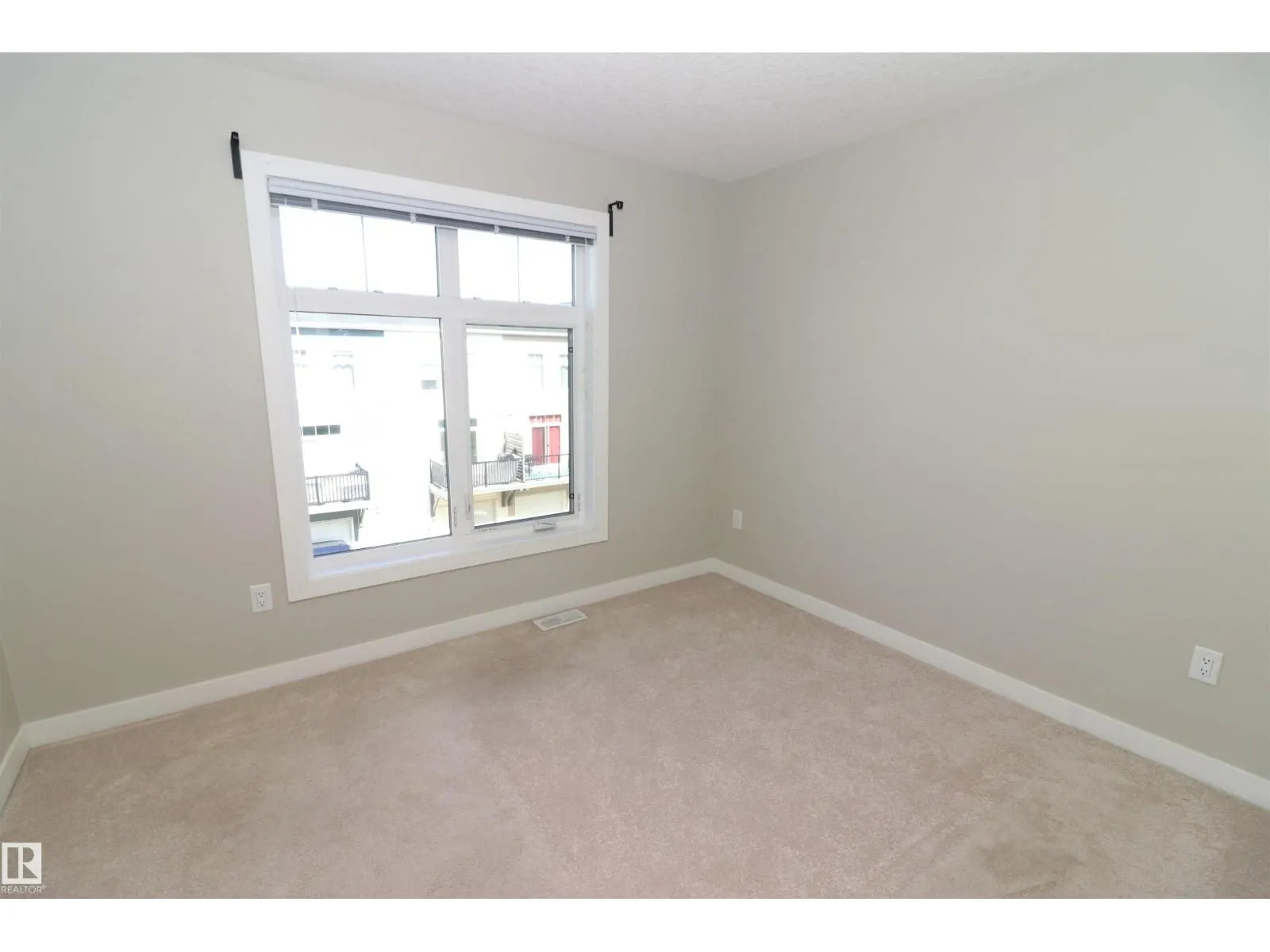 #77 600 BELLEROSE DR