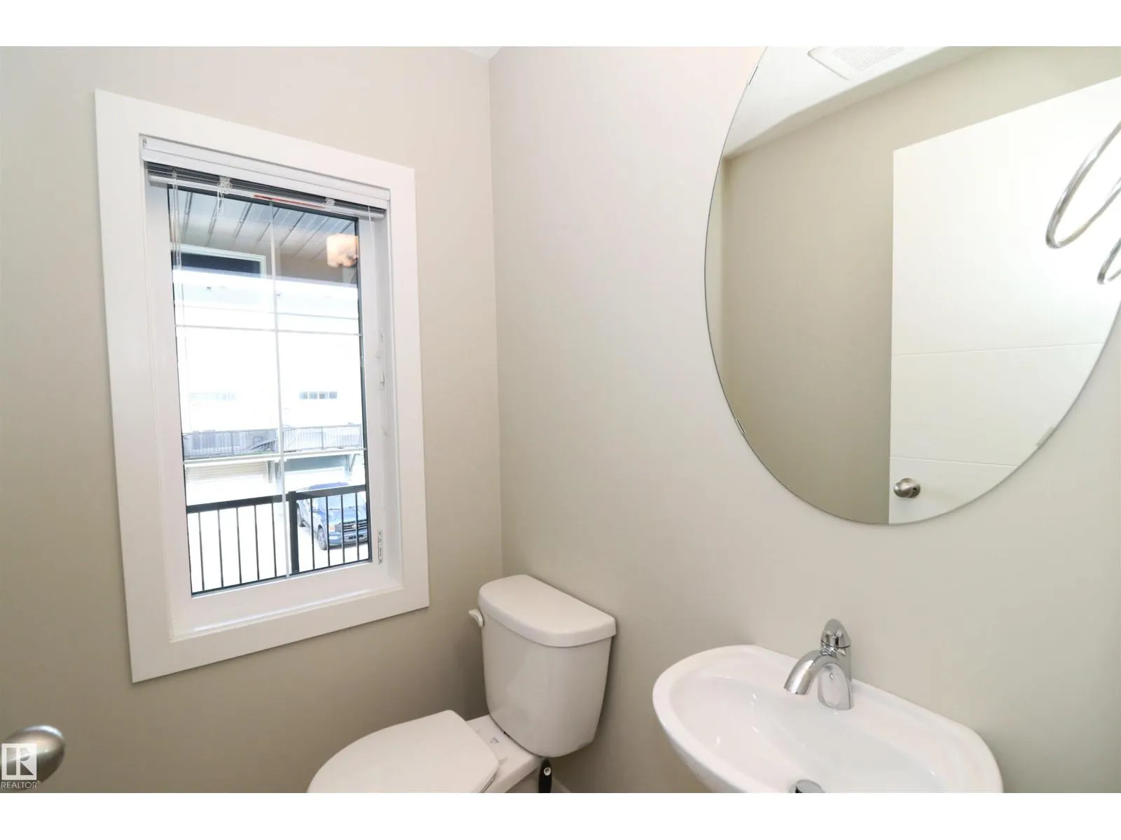 #77 600 BELLEROSE DR