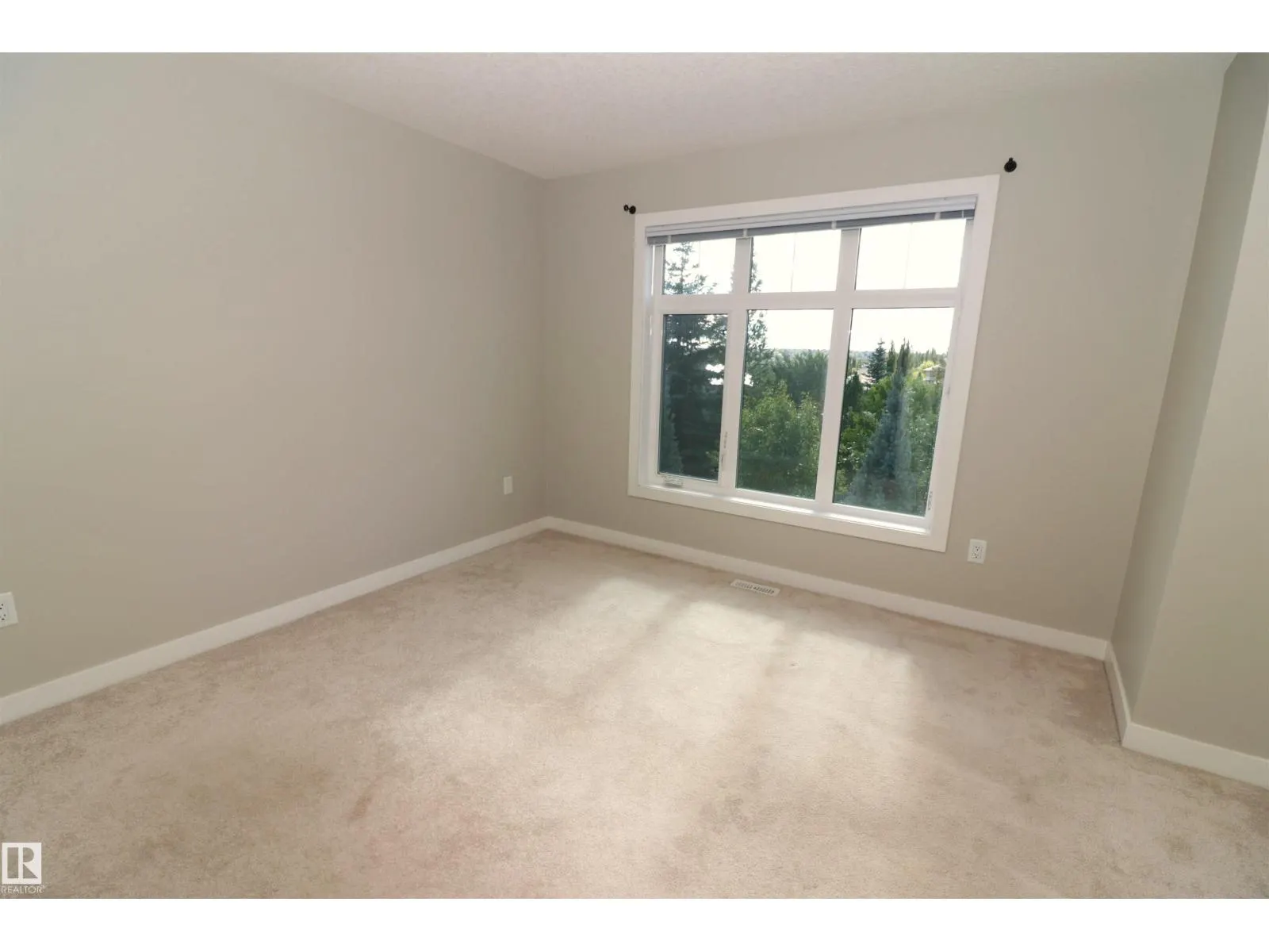 #77 600 BELLEROSE DR