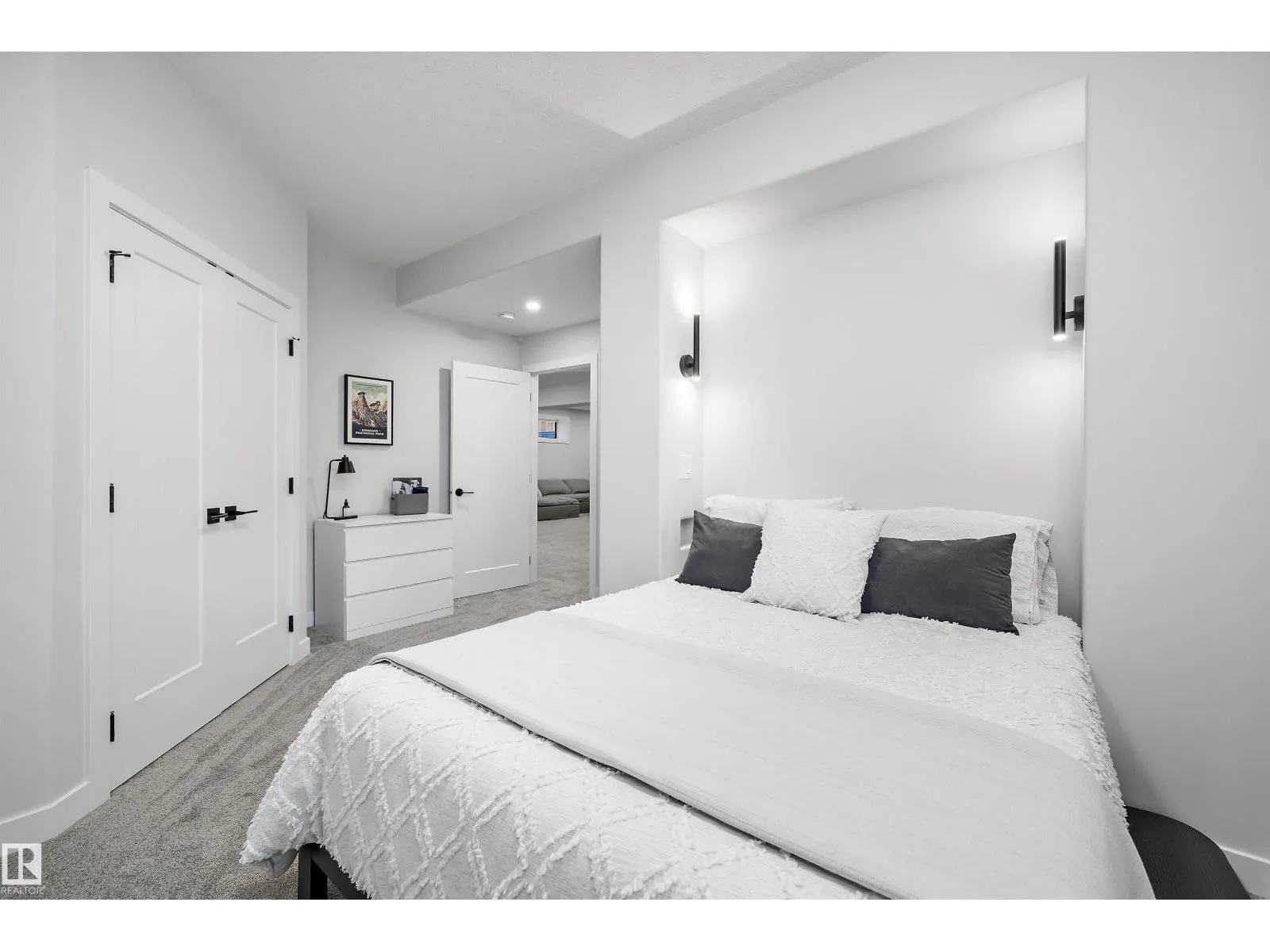 61 RYBURY CT