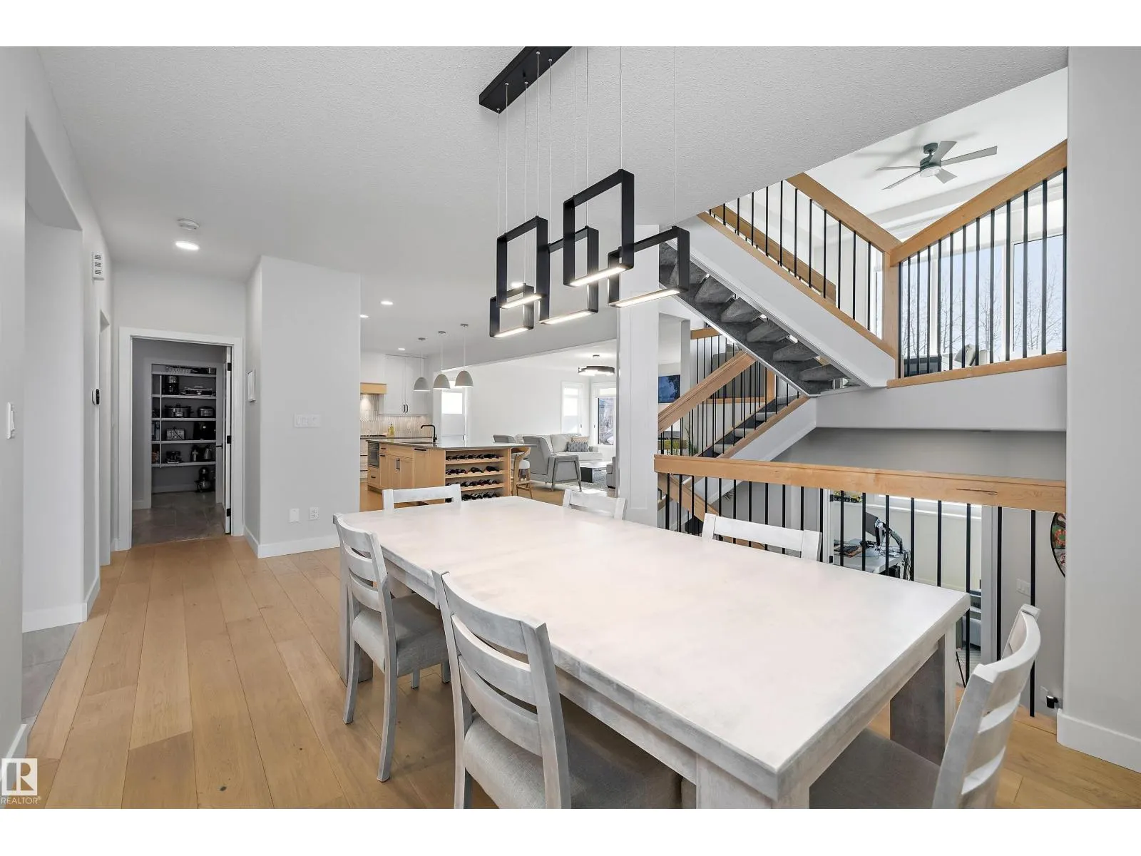 61 RYBURY CT