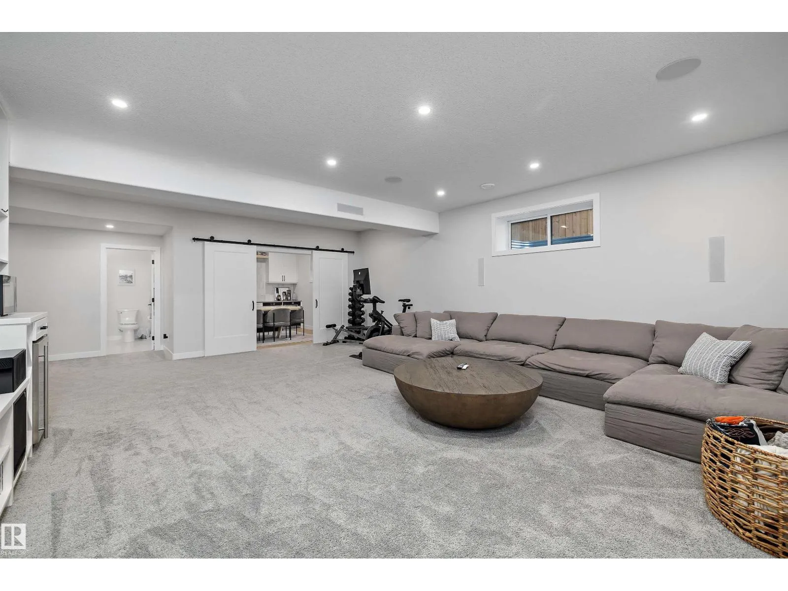 61 RYBURY CT