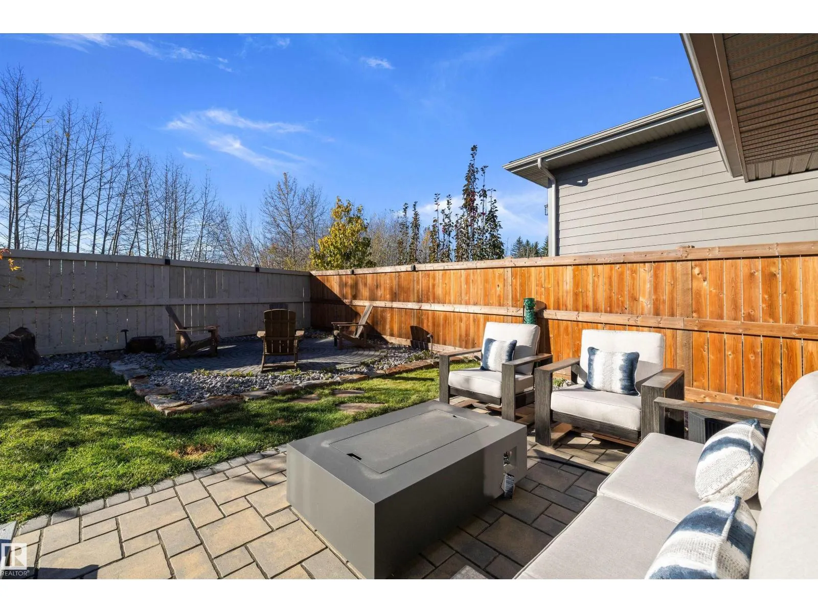 61 RYBURY CT