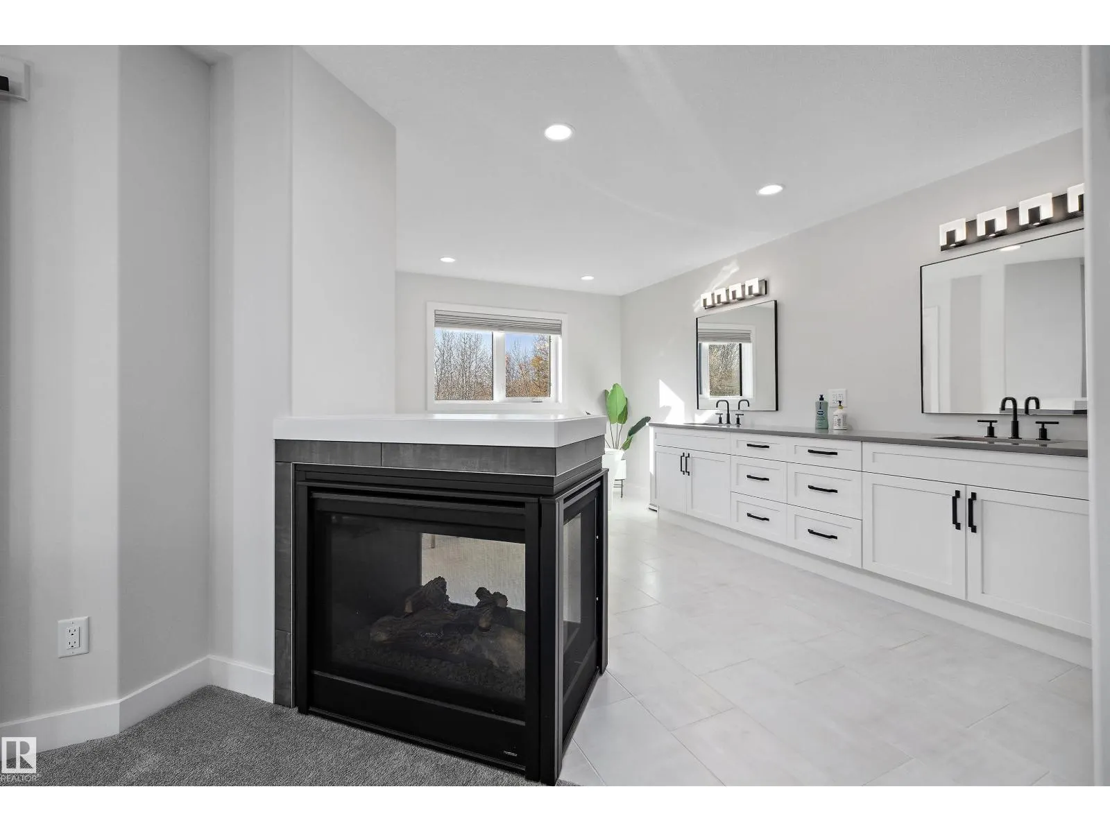 61 RYBURY CT