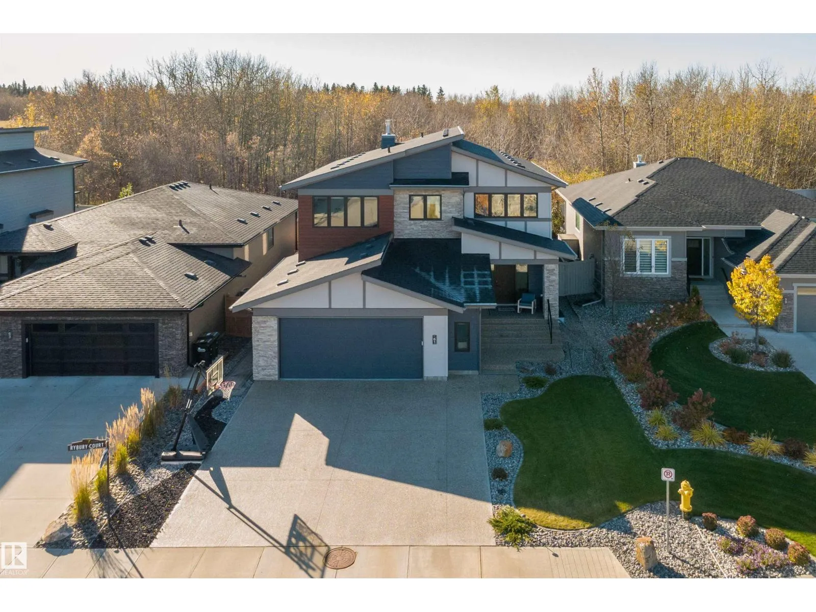 61 RYBURY CT