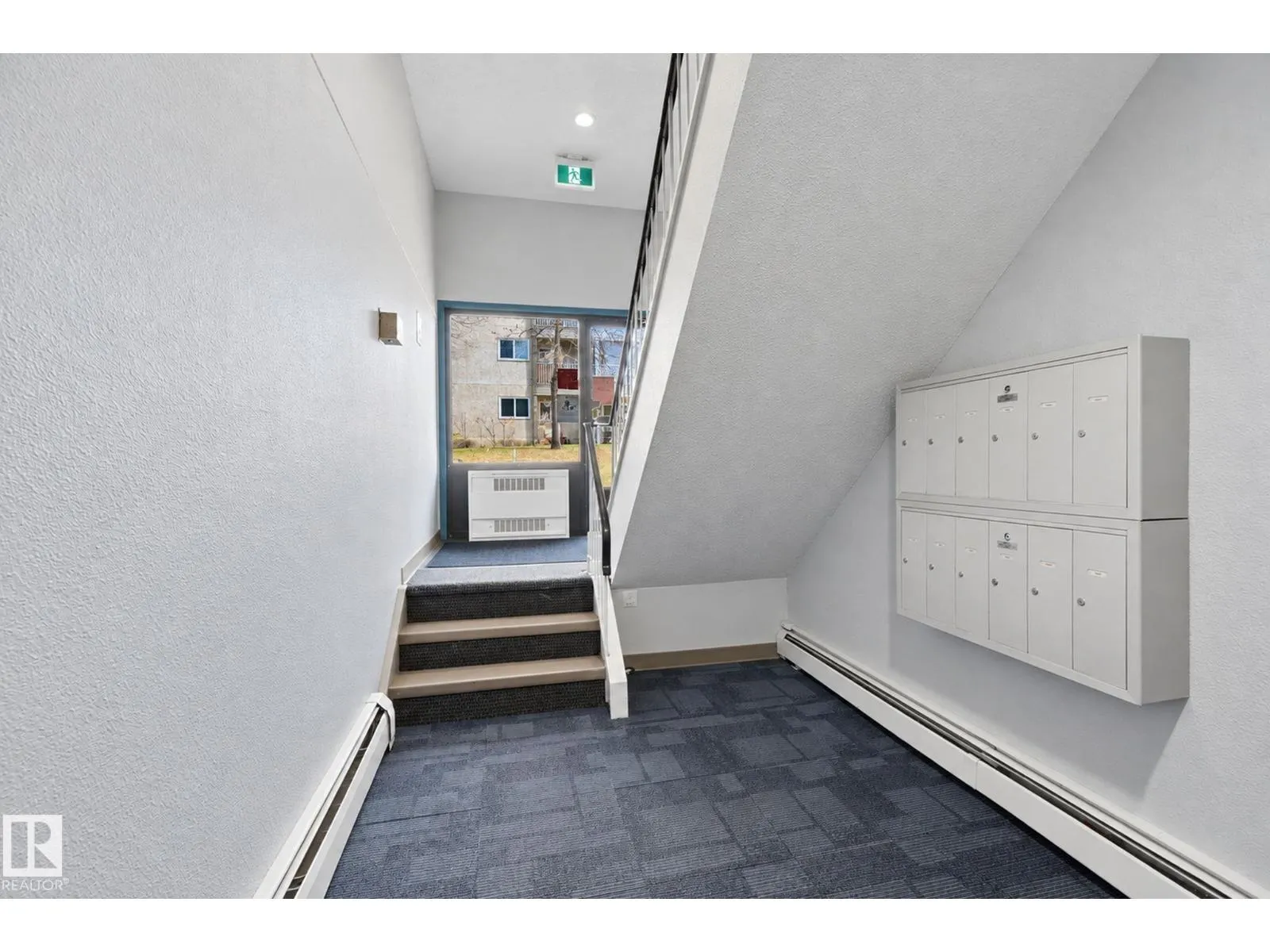 #101 340 Woodbridge WY