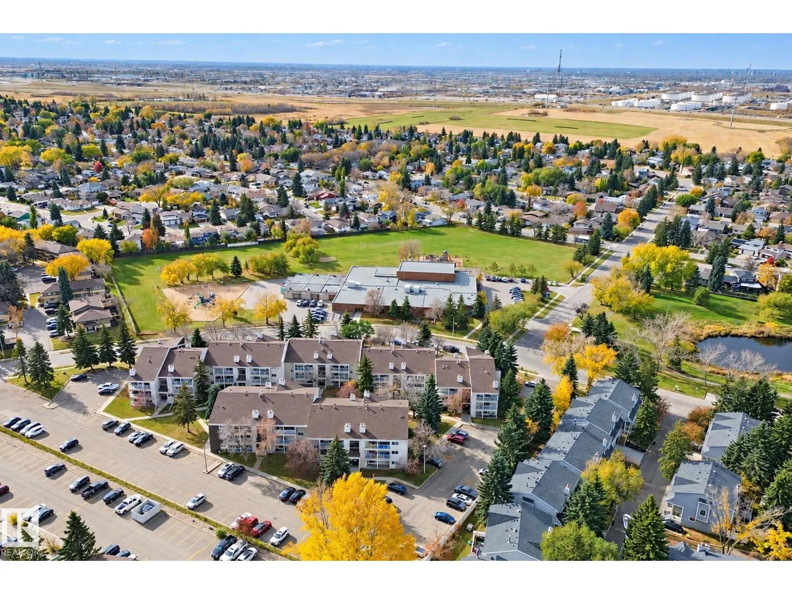 #101 340 Woodbridge WY