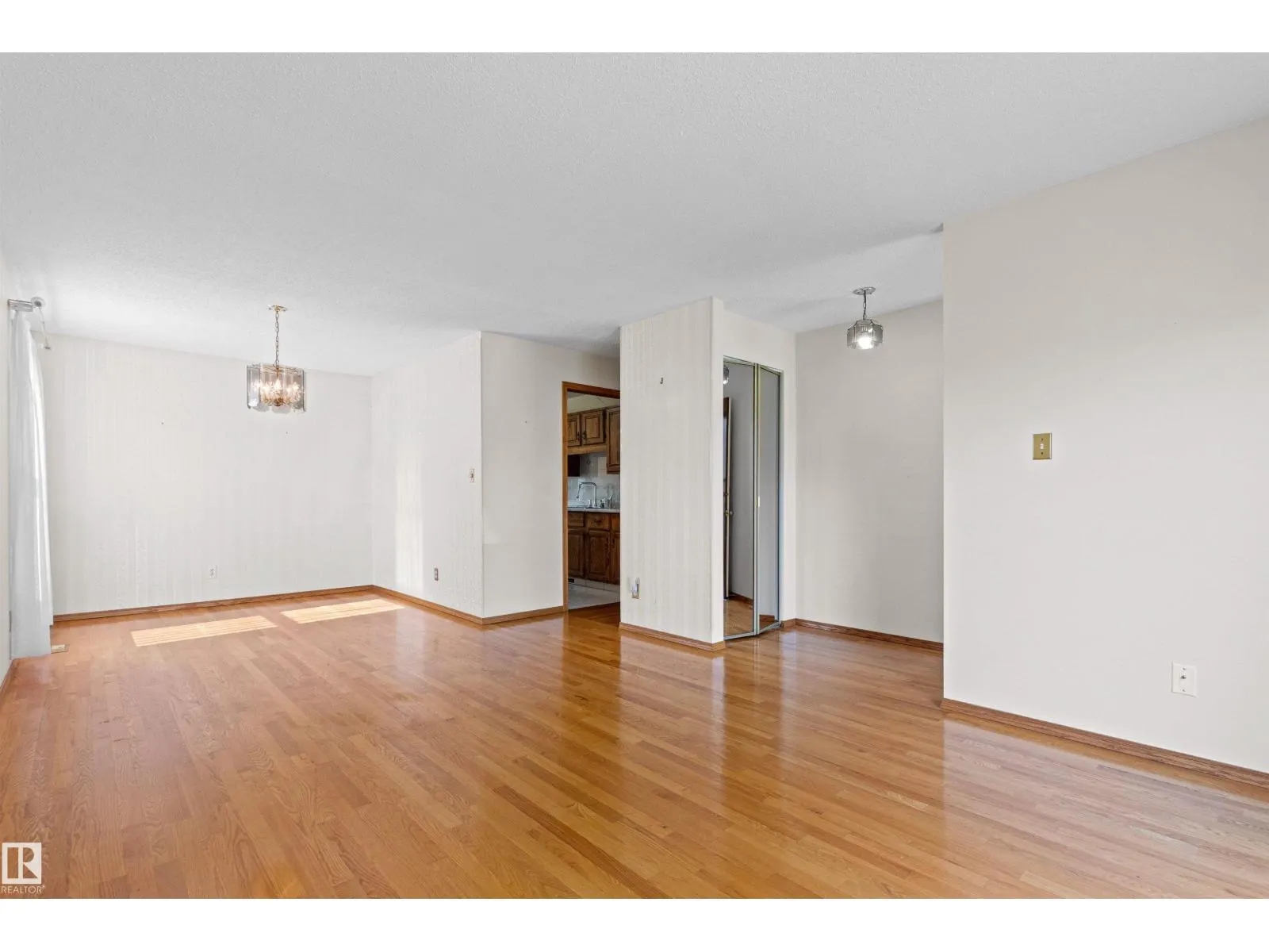 14 GOEBEL CL