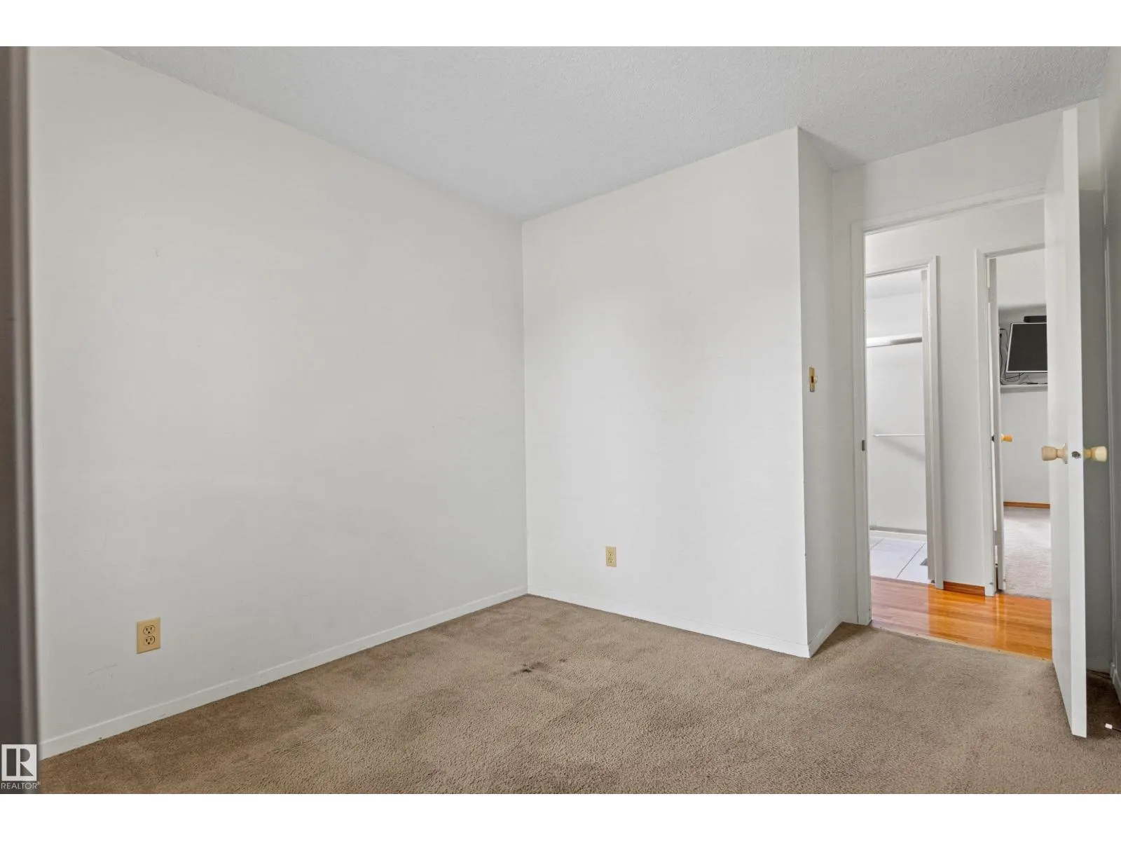 14 GOEBEL CL