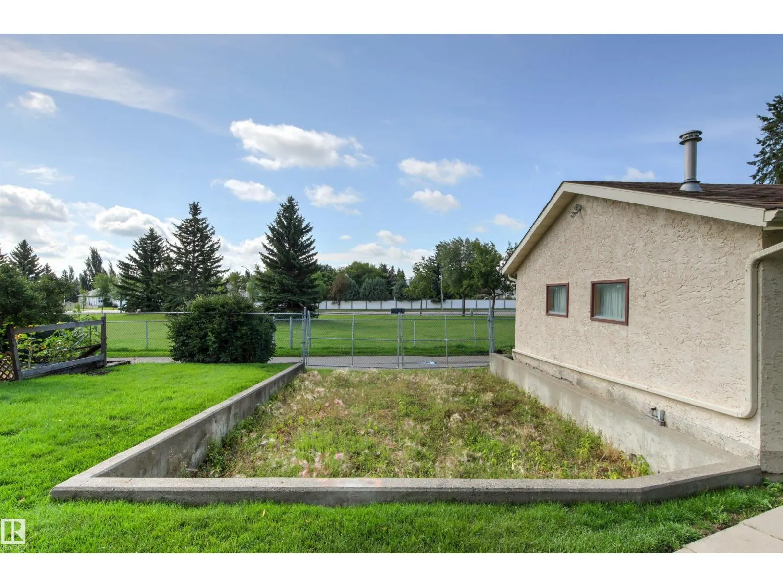 14 GOEBEL CL