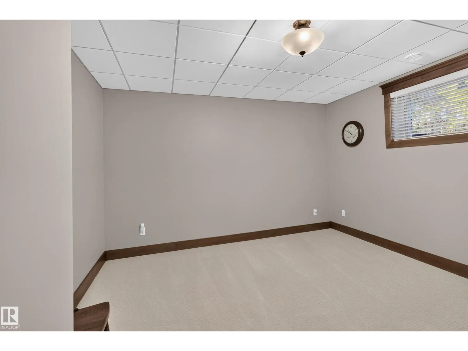#26 51025 RGE ROAD 222