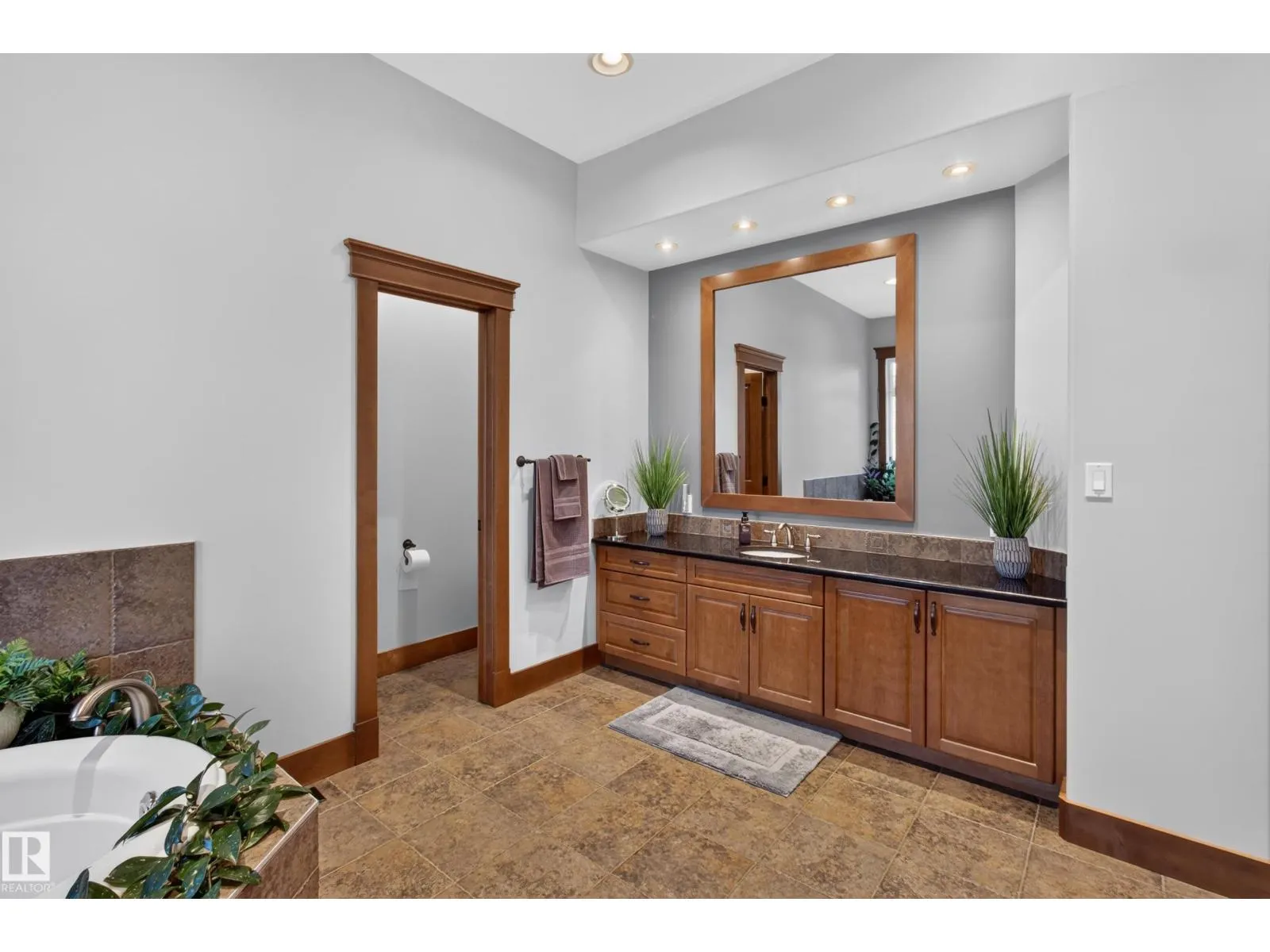 #26 51025 RGE ROAD 222