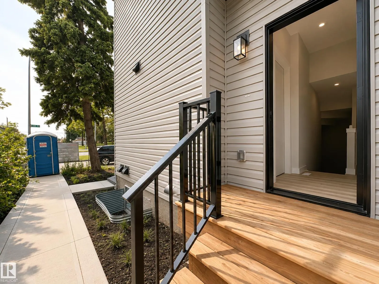 10627 149 ST NW