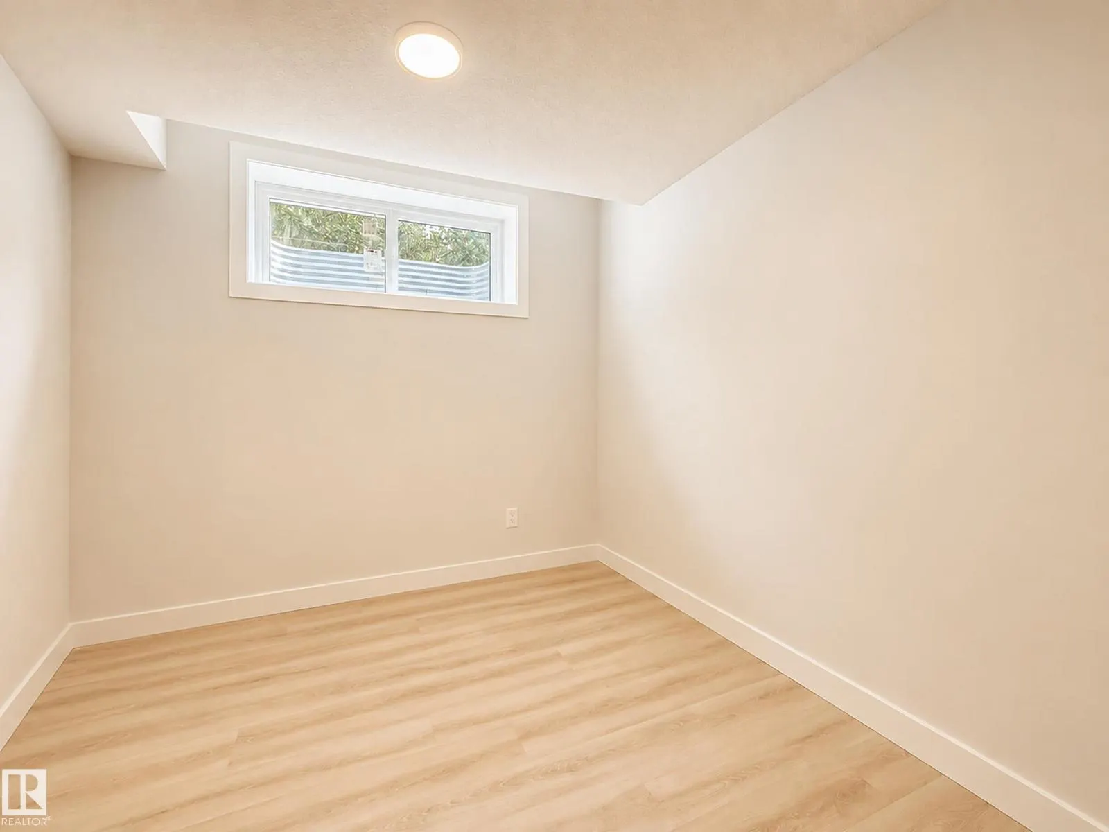 10627 149 ST NW