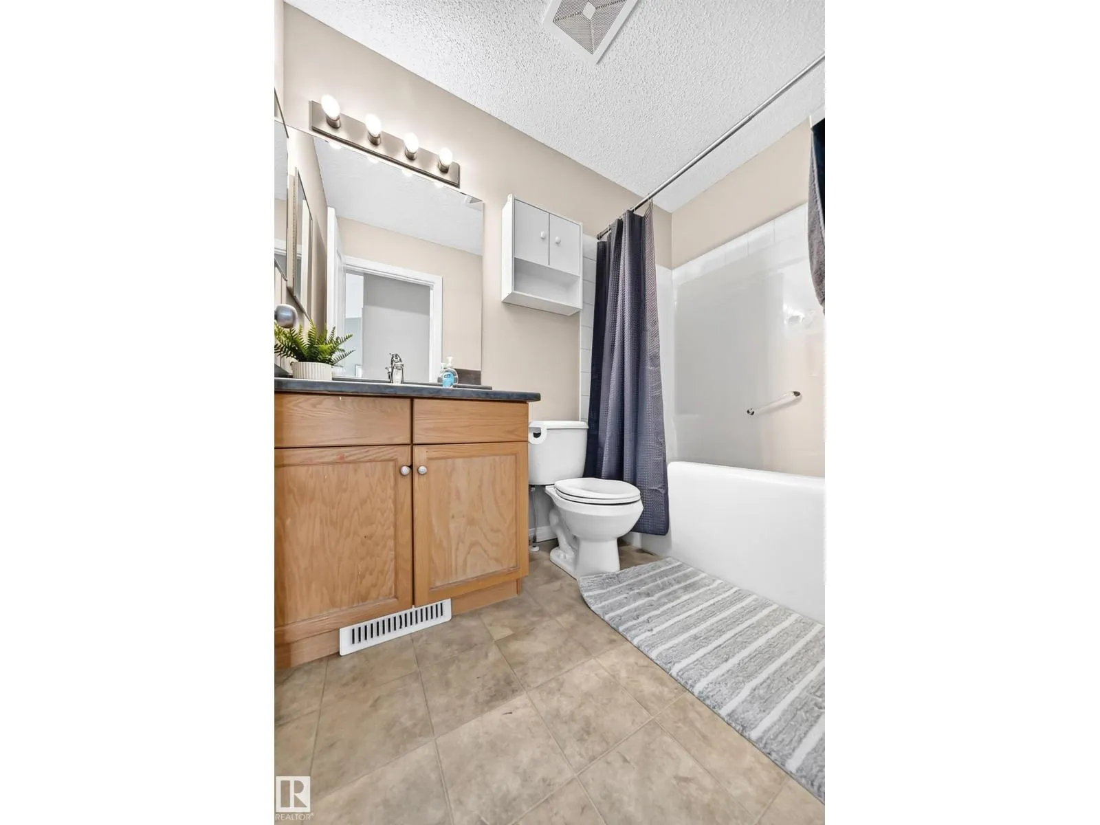 15104 45 ST NW