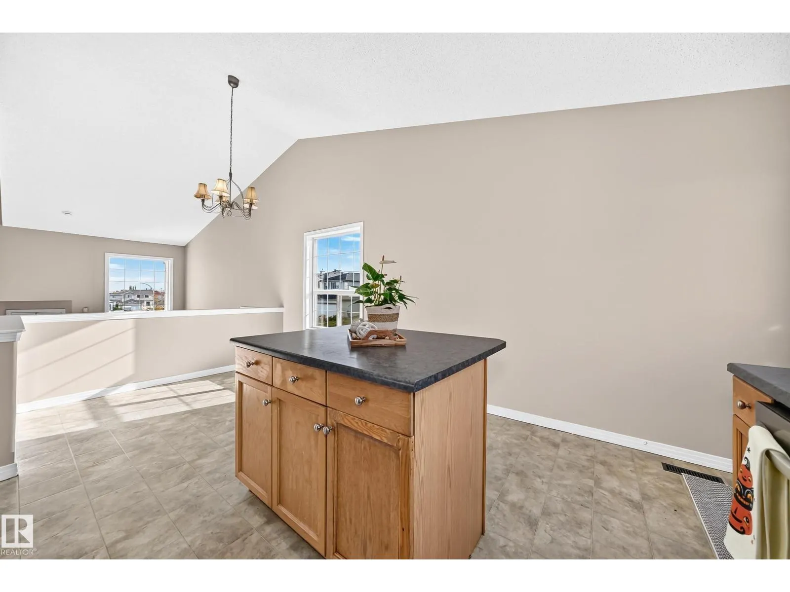 15104 45 ST NW
