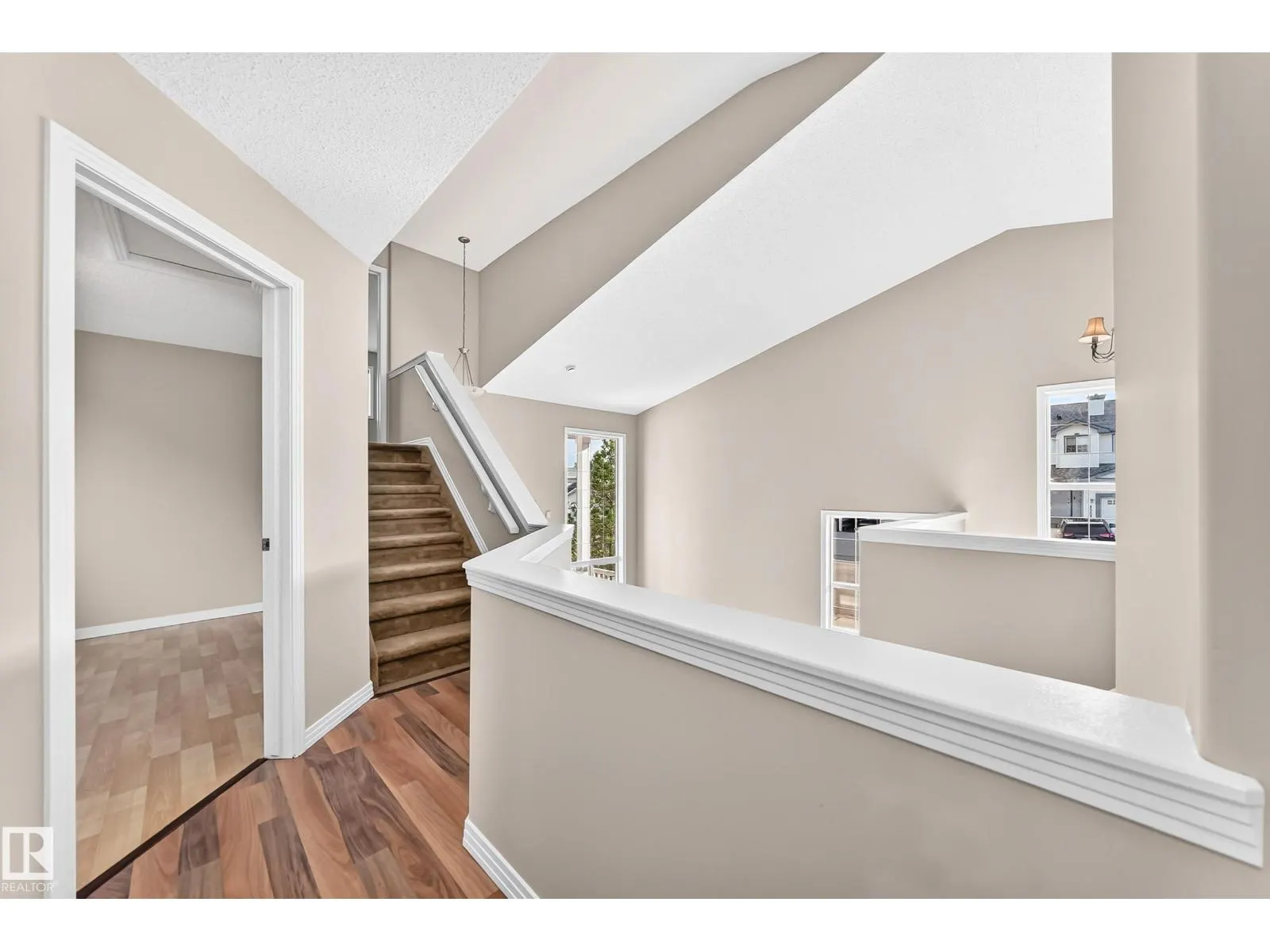 15104 45 ST NW