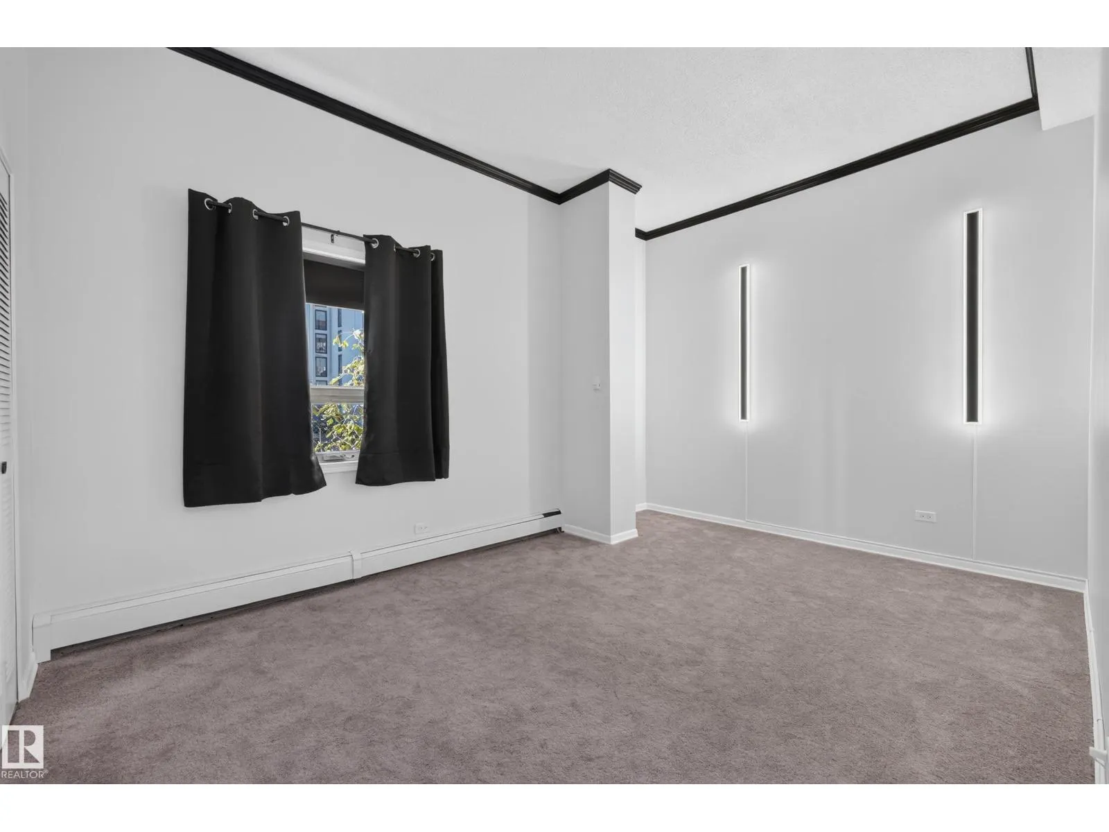 #101 10140 120 ST NW