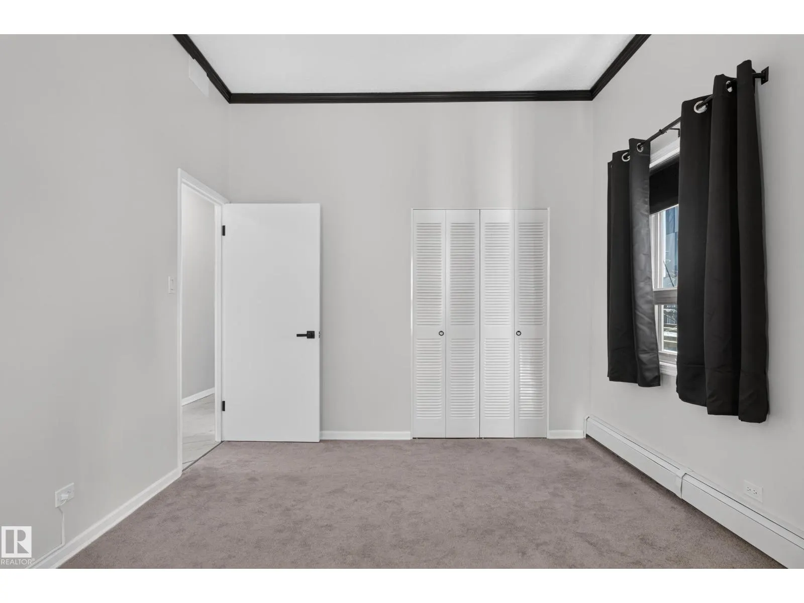 #101 10140 120 ST NW